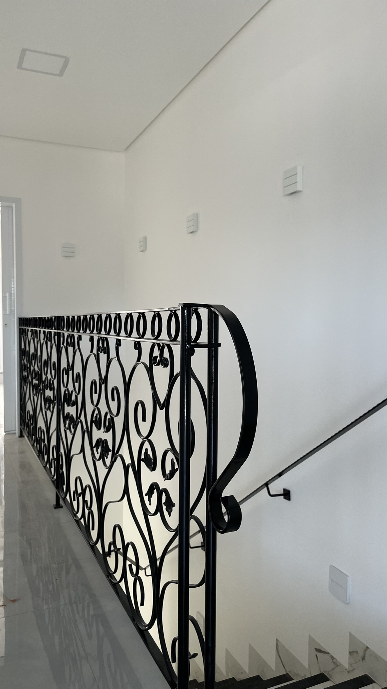 Corrimão artístico em ferro forjado — E|J Industrial Sorriso-MT